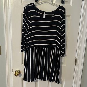 Zenana black and white tunic